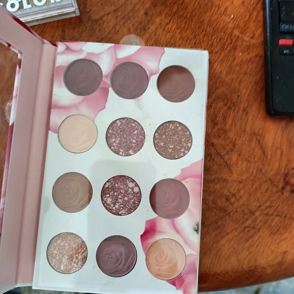 Makeup bundle - Picture 5 of 9